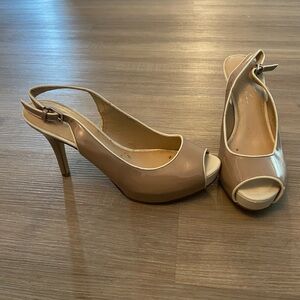 Marc Fisher Taupe and White Heels Size 7